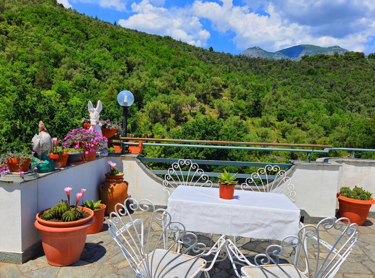 Agriturismo Monte Acuto - Natura, Mare & Relax In Piscina Toirano Exteriér fotografie