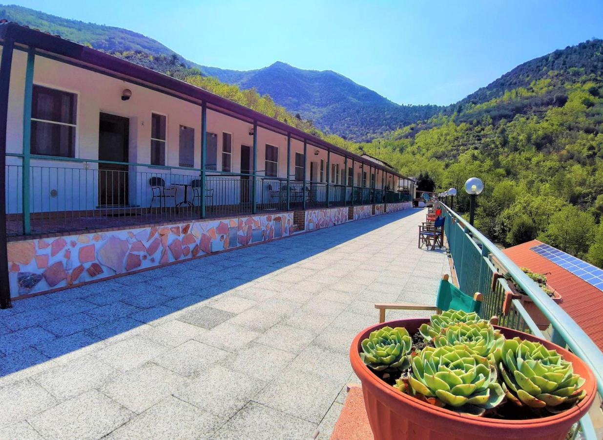 Agriturismo Monte Acuto - Natura, Mare & Relax In Piscina Toirano Exteriér fotografie